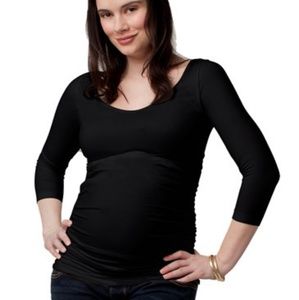 Ingrid & Isabel 3/4 Sleeve Ruched Maternity shirt